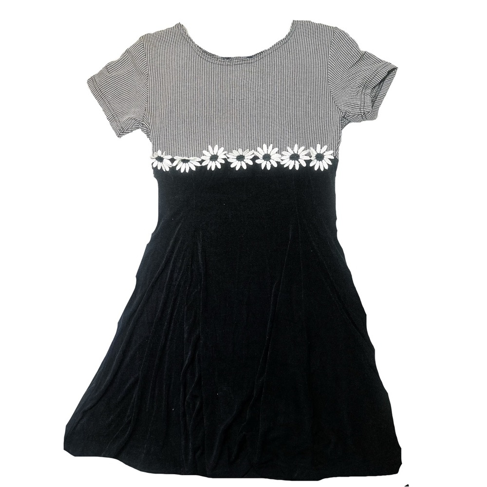 Charming Black and White Dress